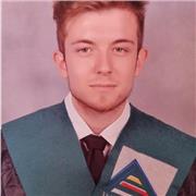 Me defino como una persona apasionada de la enseñanza, con ganas de que mi alumnado aprenda y disfrute del aprendizaje. Me gustaría impartir clases de español a gente que necesite mejorar su nivel.